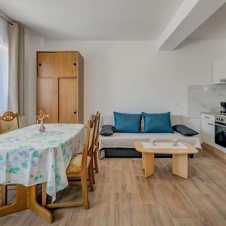 Vacation House With The Pool Near River Cetina * Čisla