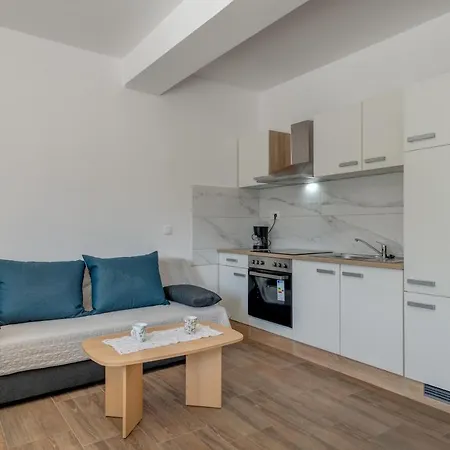 Vacation House With The Pool Near River Cetina * Čisla