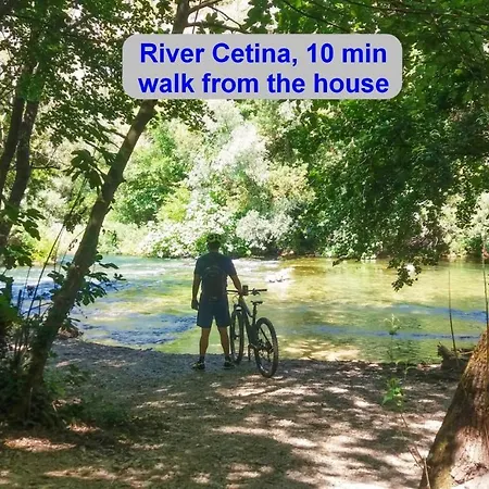 Vacation House With The Pool Near River Cetina 别墅